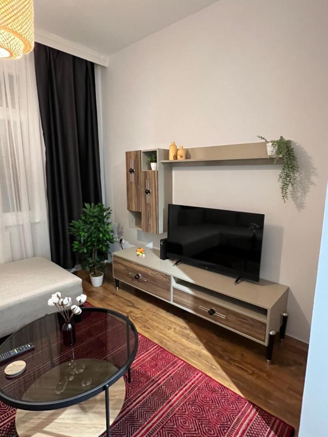 Peaceful And Perfectly Located In Cihangir Apartment