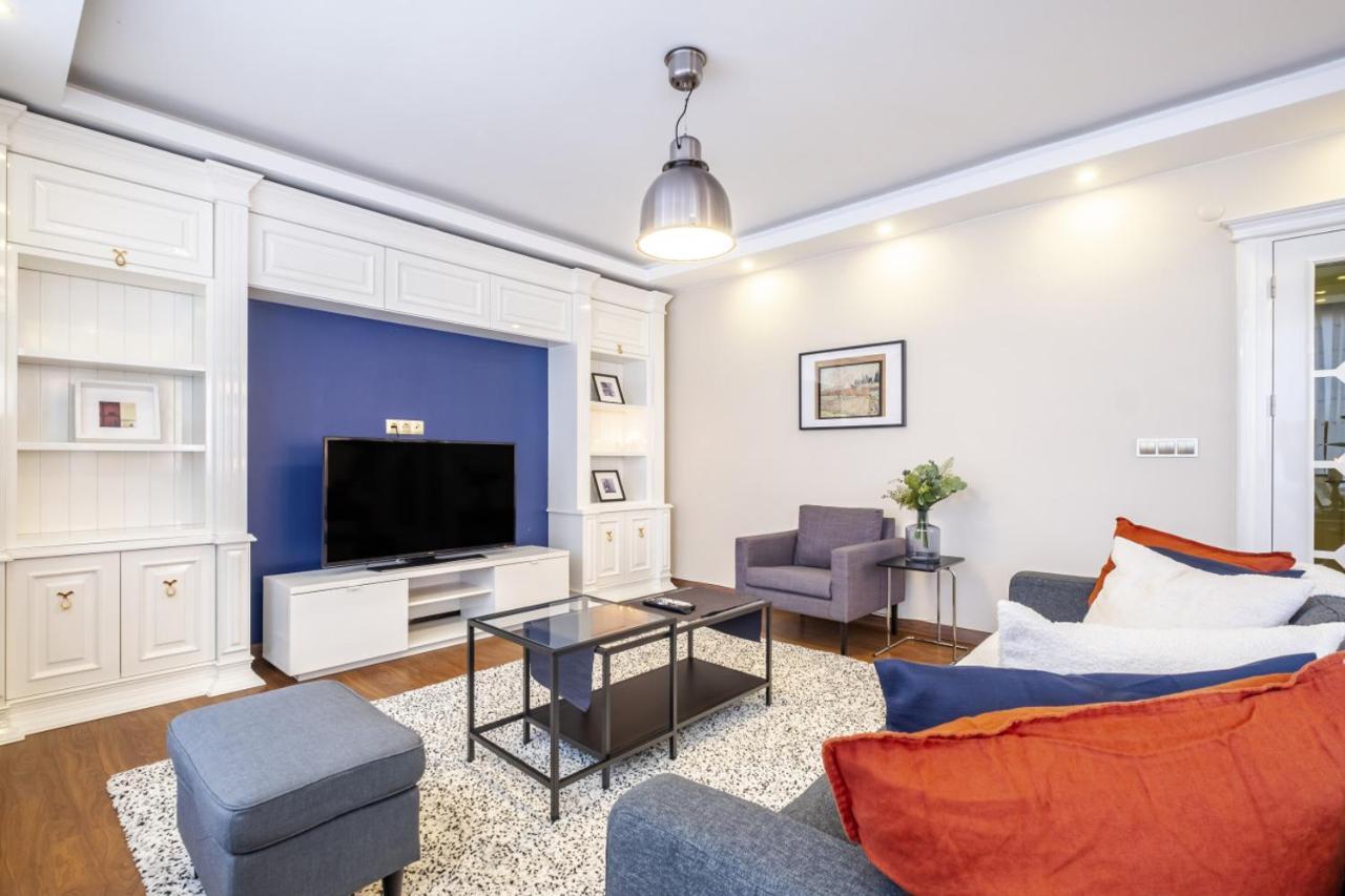 Captivating Flat With Balcony Near Besiktas Pier *