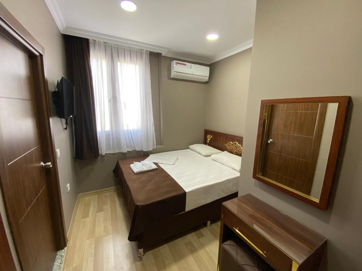 Hotel Grand Oral