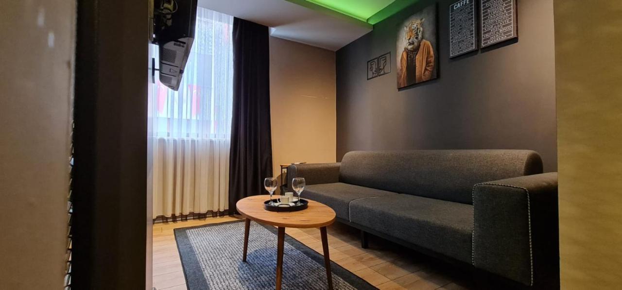 Thalia Apartment