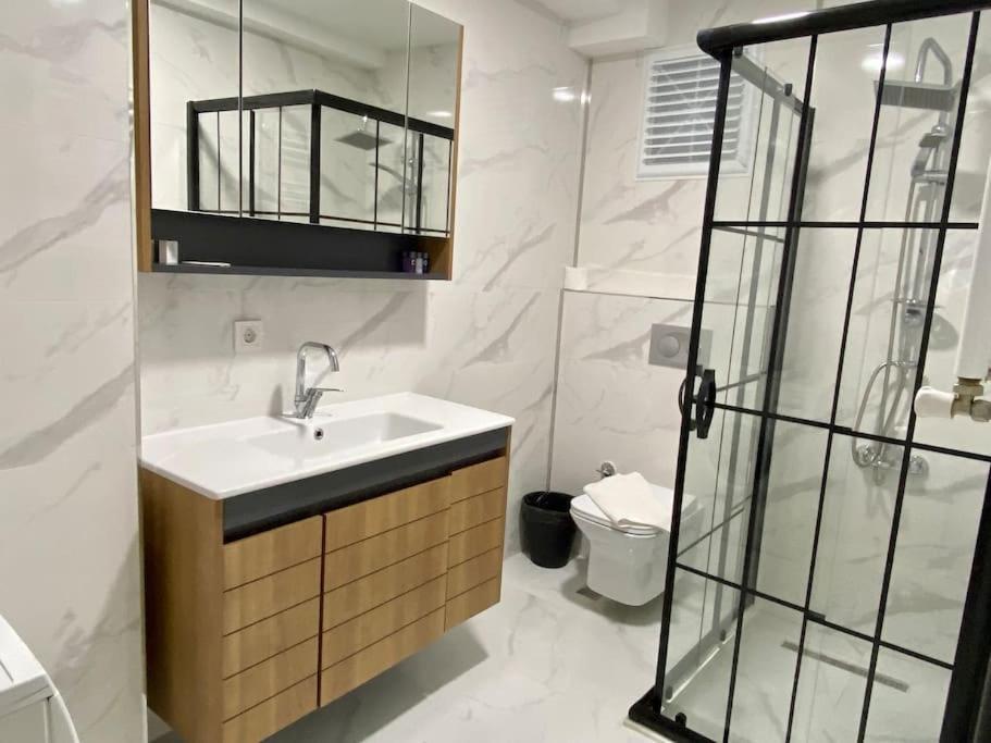 Modern , Spacious, Duplex Apartment *