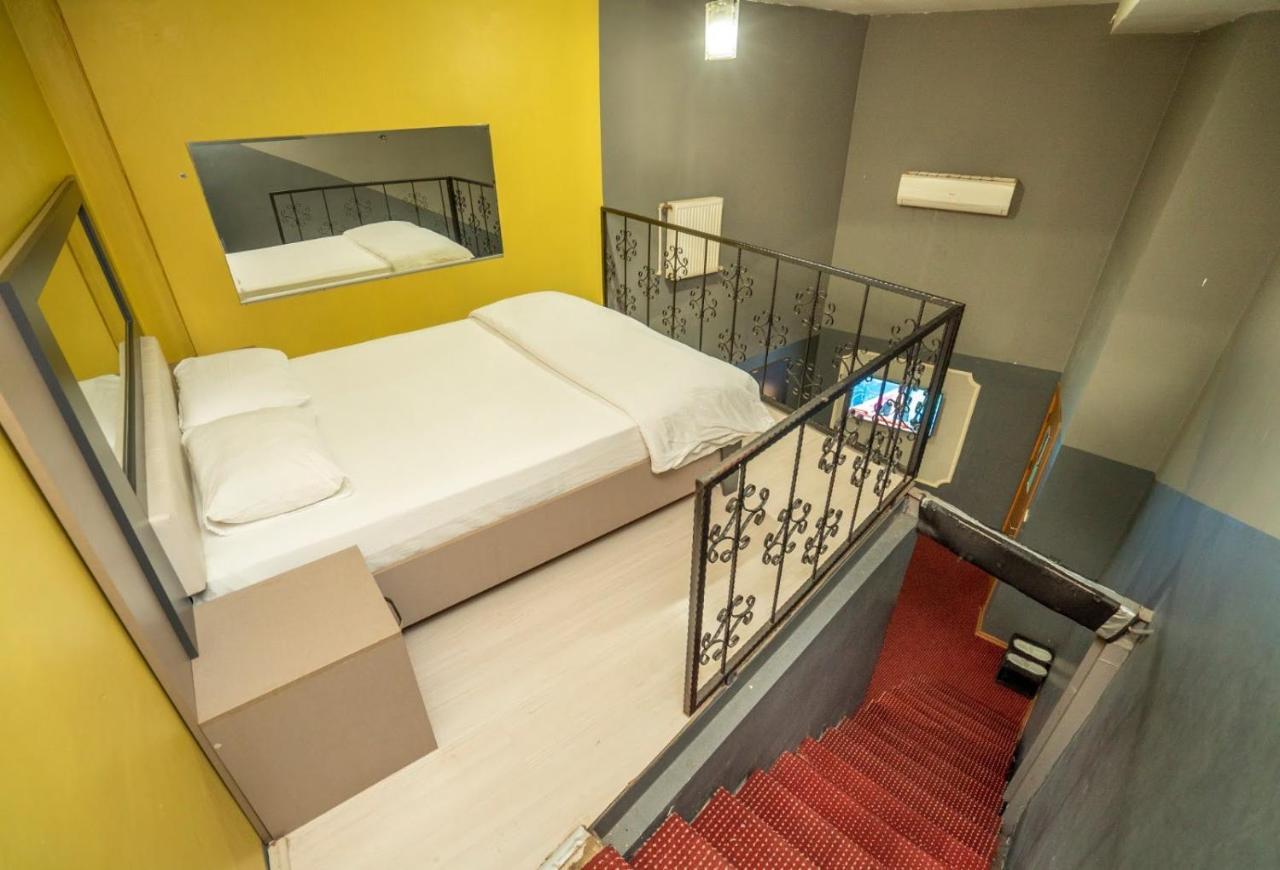 Hotel 216 Hill 2*