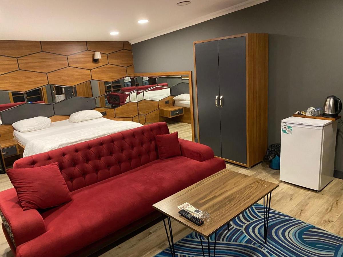 216 Hill 2* Istambul