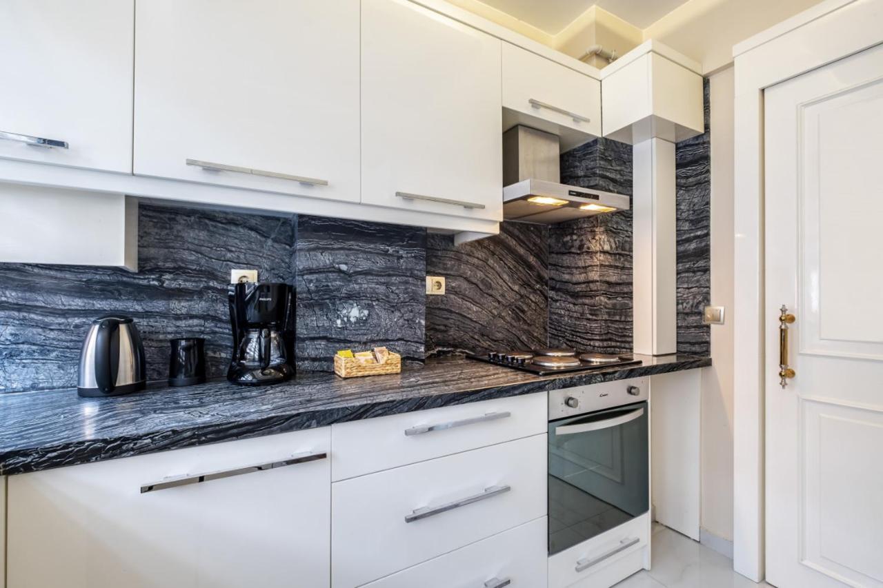 Apartment Captivating Flat With Balcony Near Besiktas Pier Istanbul