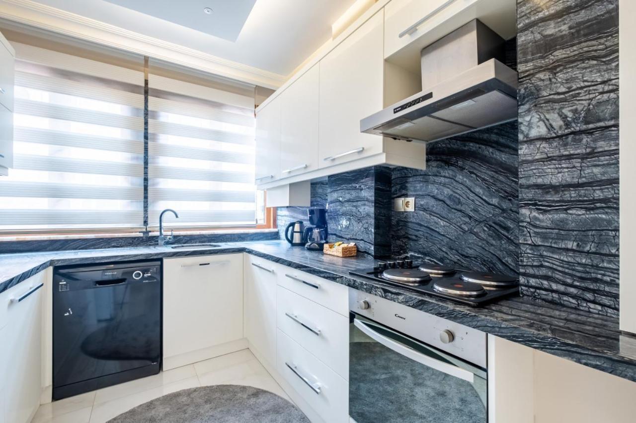 Captivating Flat With Balcony Near Besiktas Pier Apartment