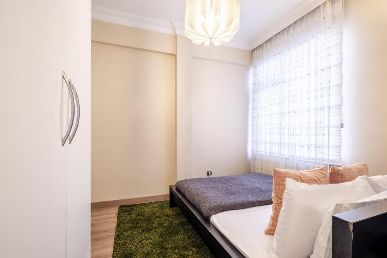 Captivating Flat With Balcony Near Besiktas Pier *