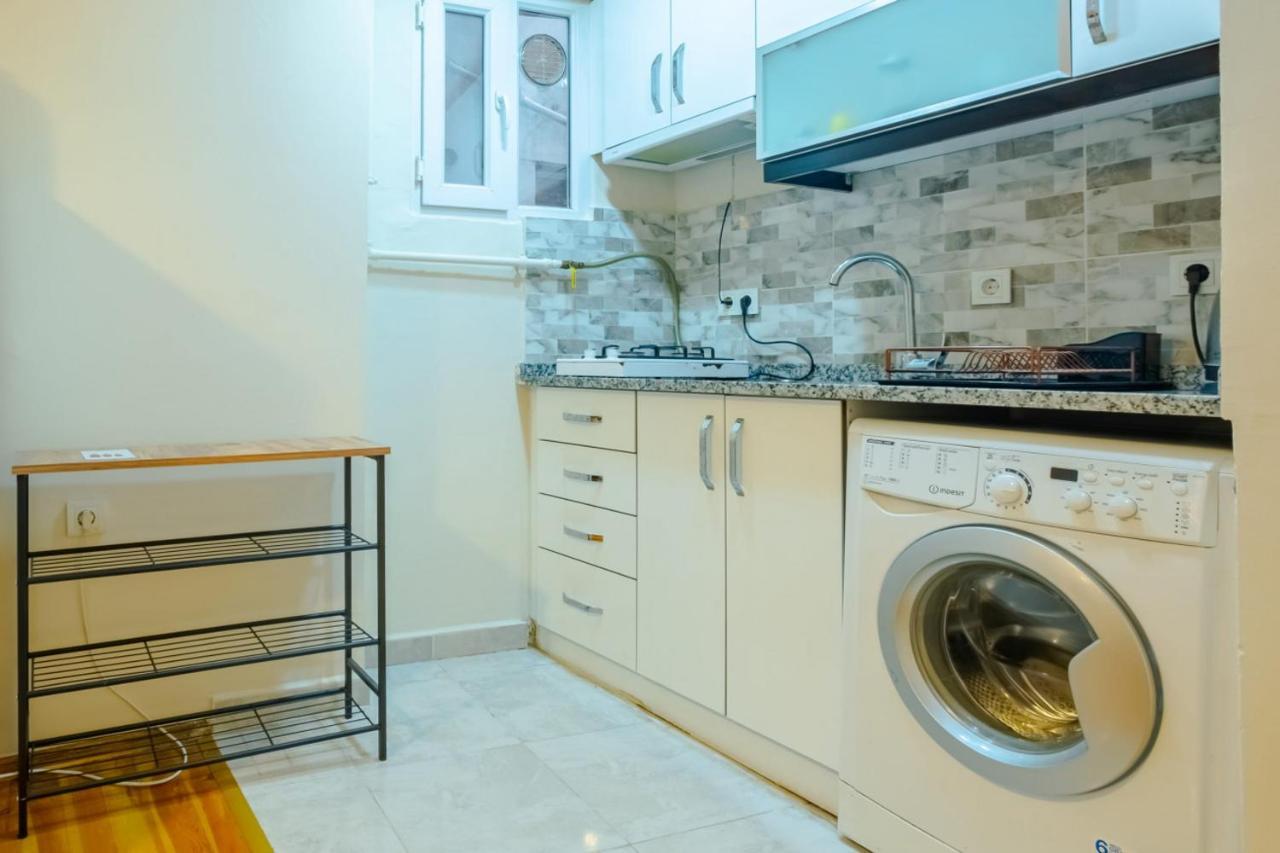 Apartment Centrally Located Flat With Balcony In Beyoglu *