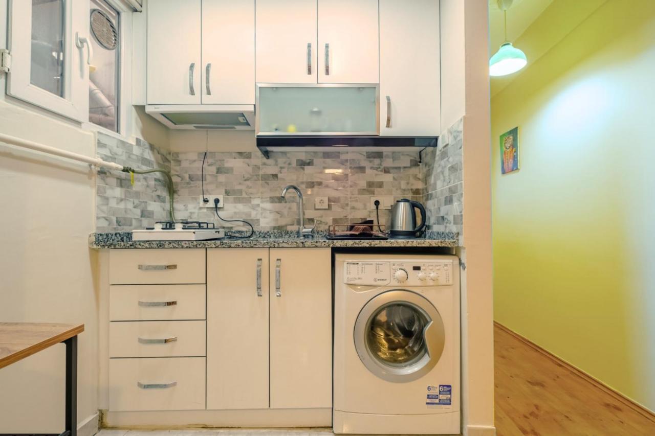 Centrally Located Flat With Balcony In Beyoglu Istanbul