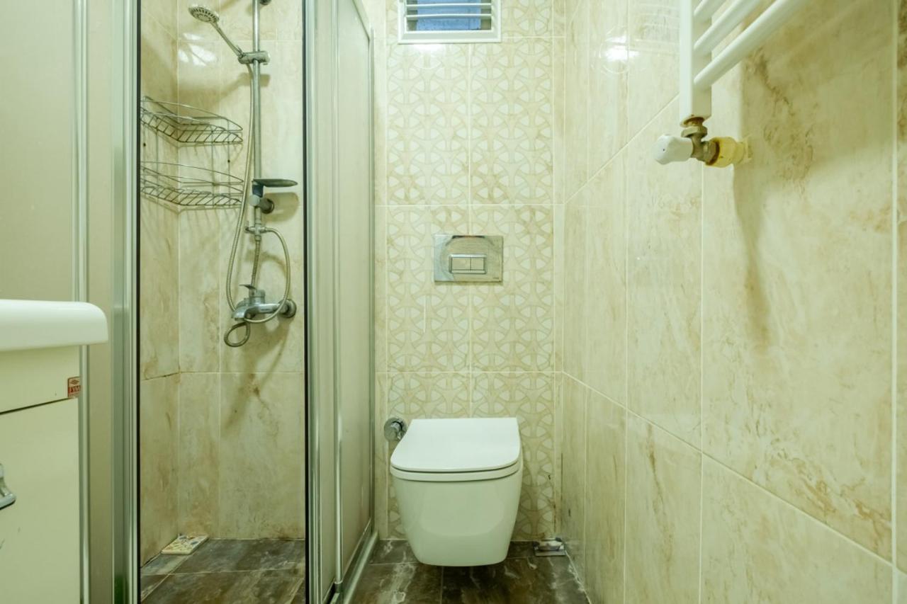 Centrally Located Flat With Balcony In Beyoglu