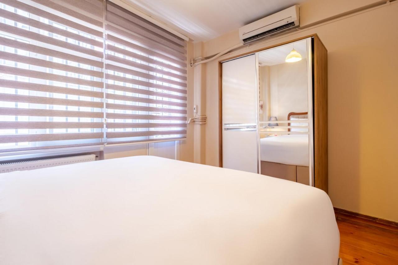 Centrally Located Flat With Balcony In Beyoglu Apartment *