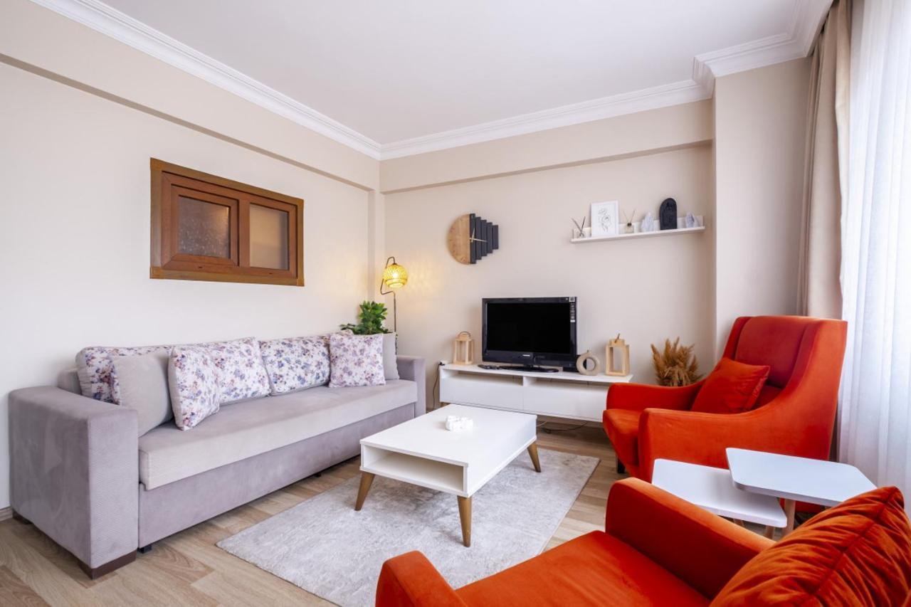 Colorful Modern Flat With View 5-min Walk To Istiklal Avenue In Beyoglu