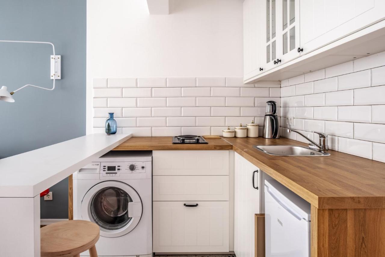 Sleek Studio Flat With Central Location In Kadikoy Apartment *