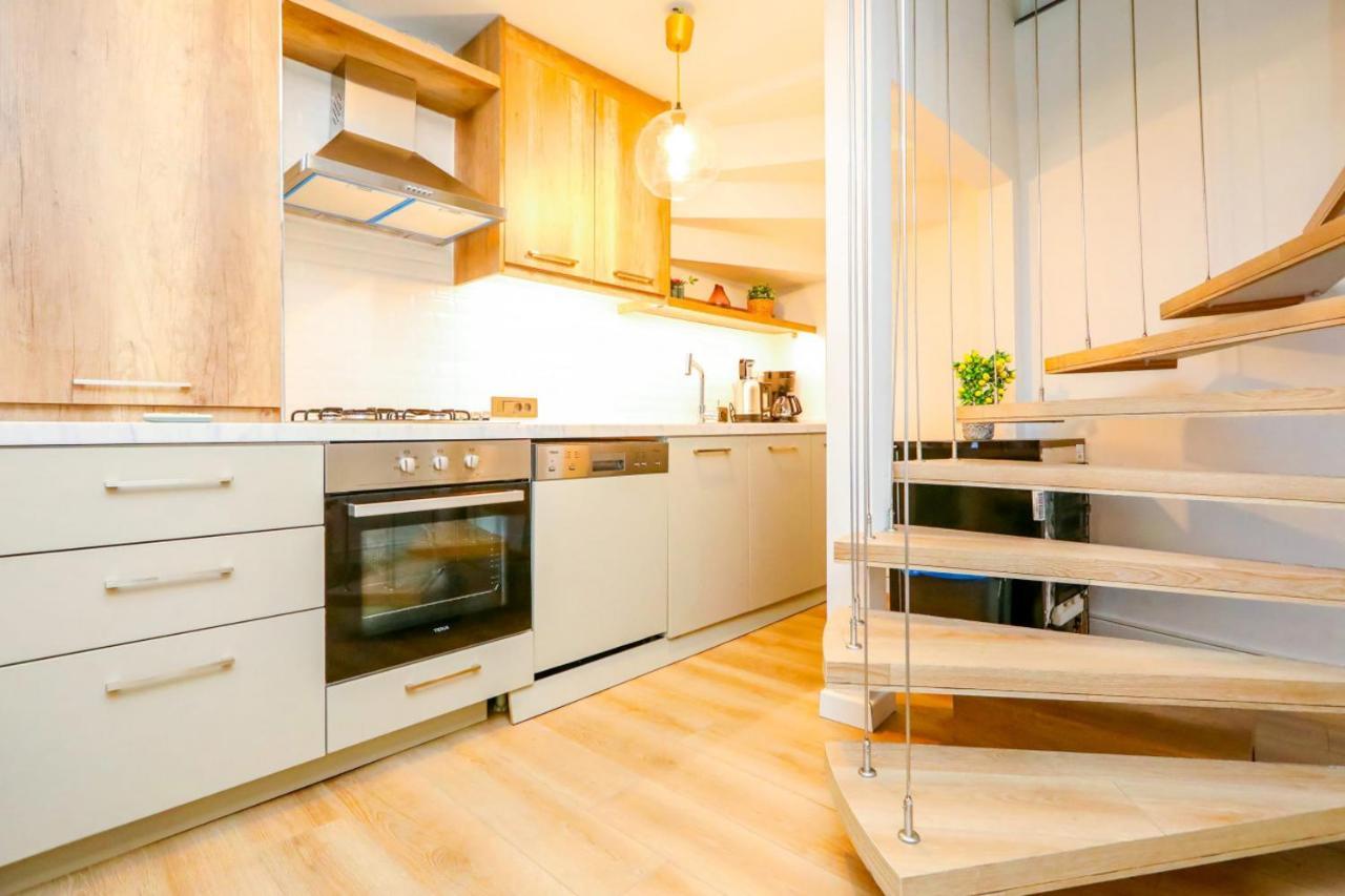 Charming Flat 500 M To Uskudar Ferry Station