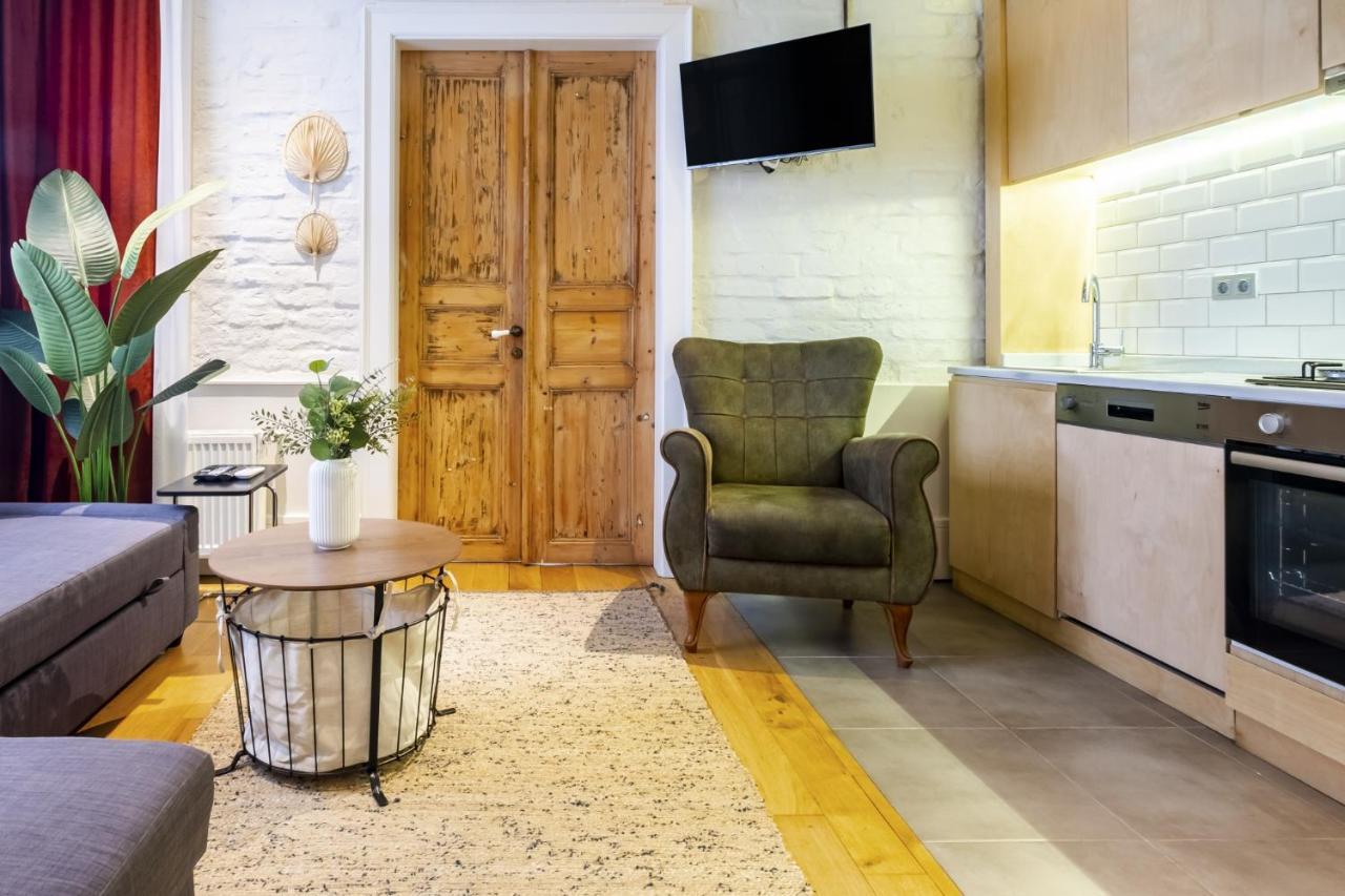 Dreamy And Flat In Beyoglu Apartment