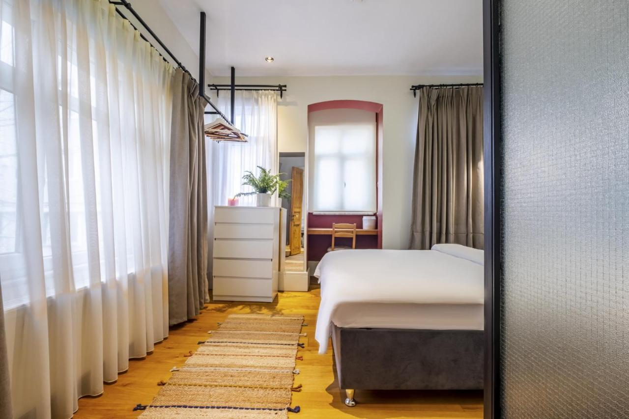 Dreamy And Flat In Beyoglu Istanbul