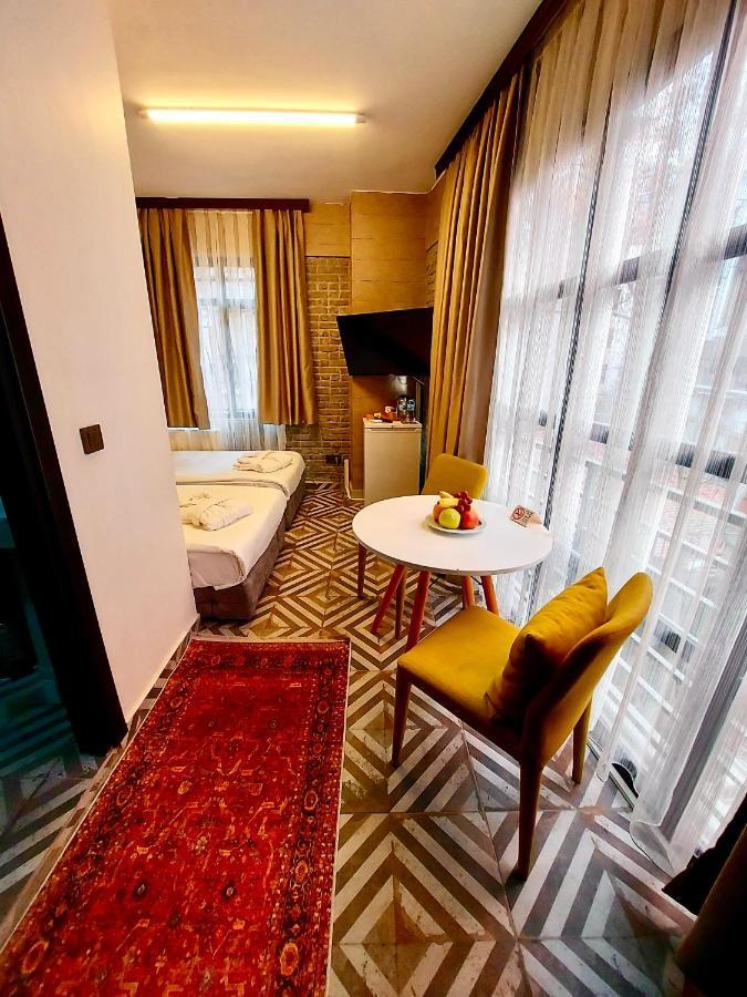 Hotel Mates Port *
