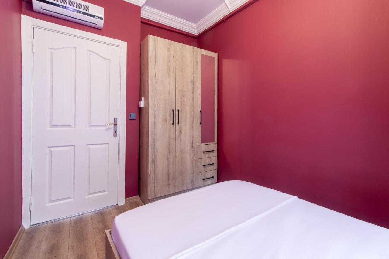 Charming Flat Near Kennedy Avenue In Fatih