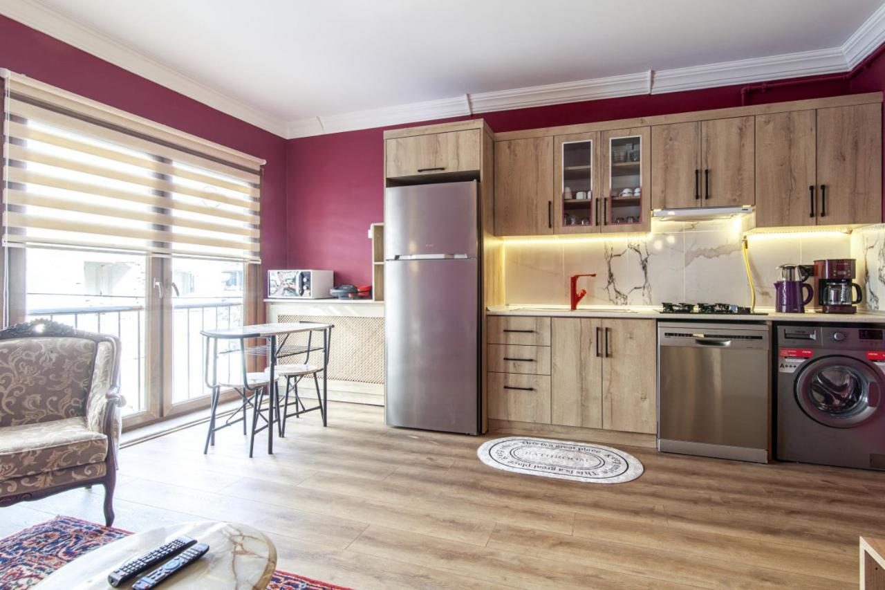 Charming Flat Near Kennedy Avenue In Fatih Apartment Istanbul