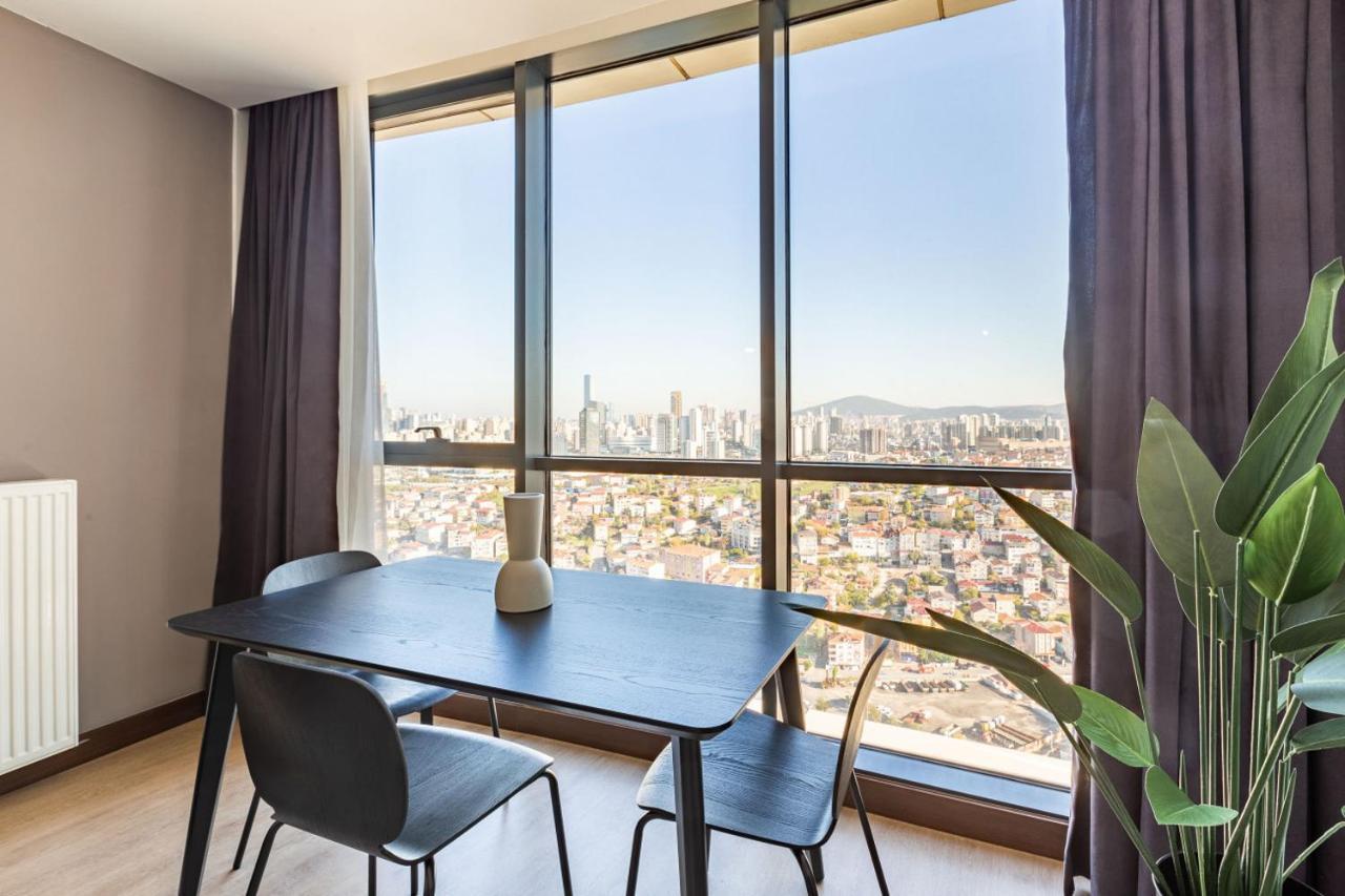Charming Flat With Gorgeous City View In Atasehir İstanbul