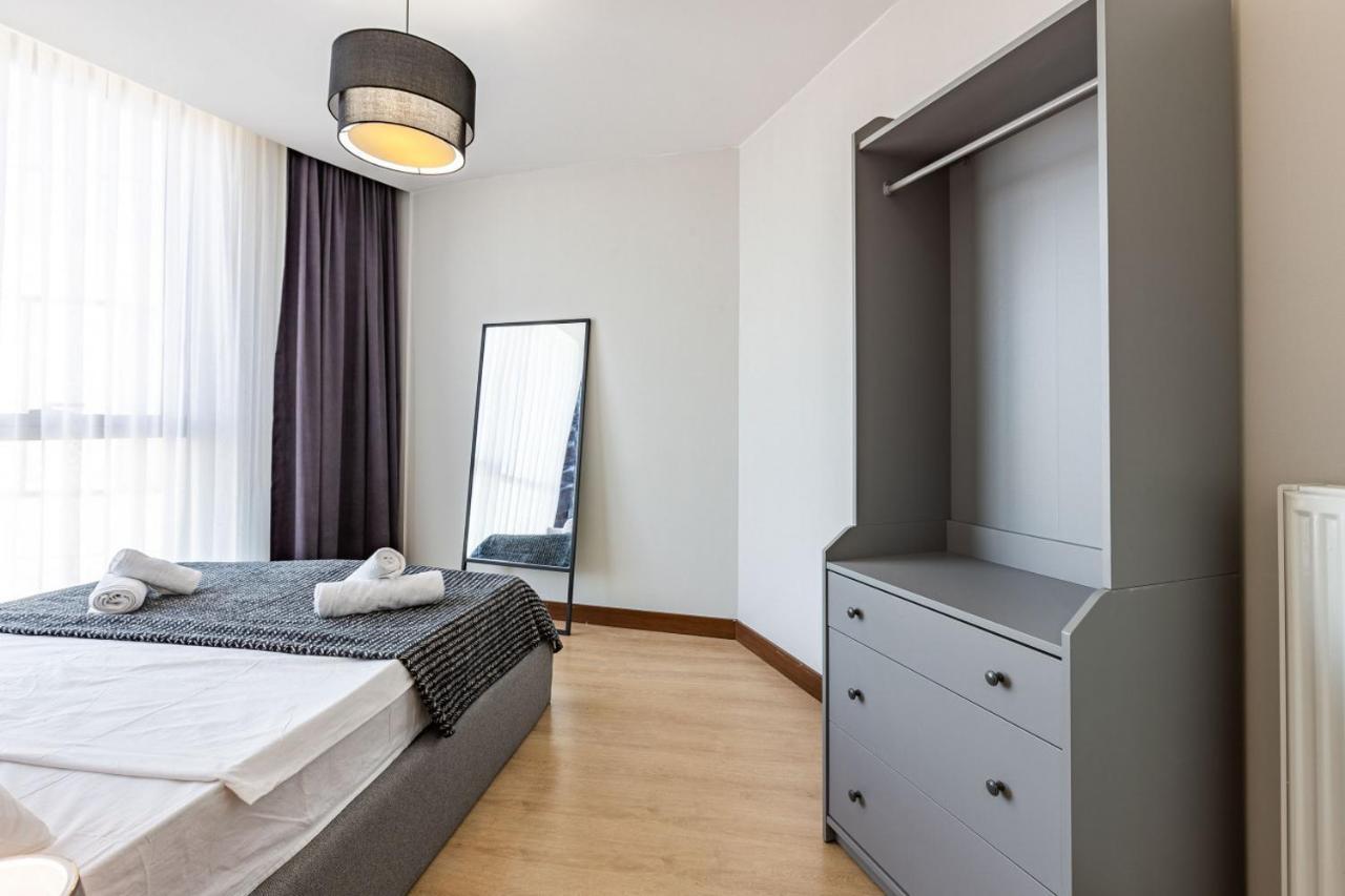 Charming Flat With Gorgeous City View In Atasehir Daire *