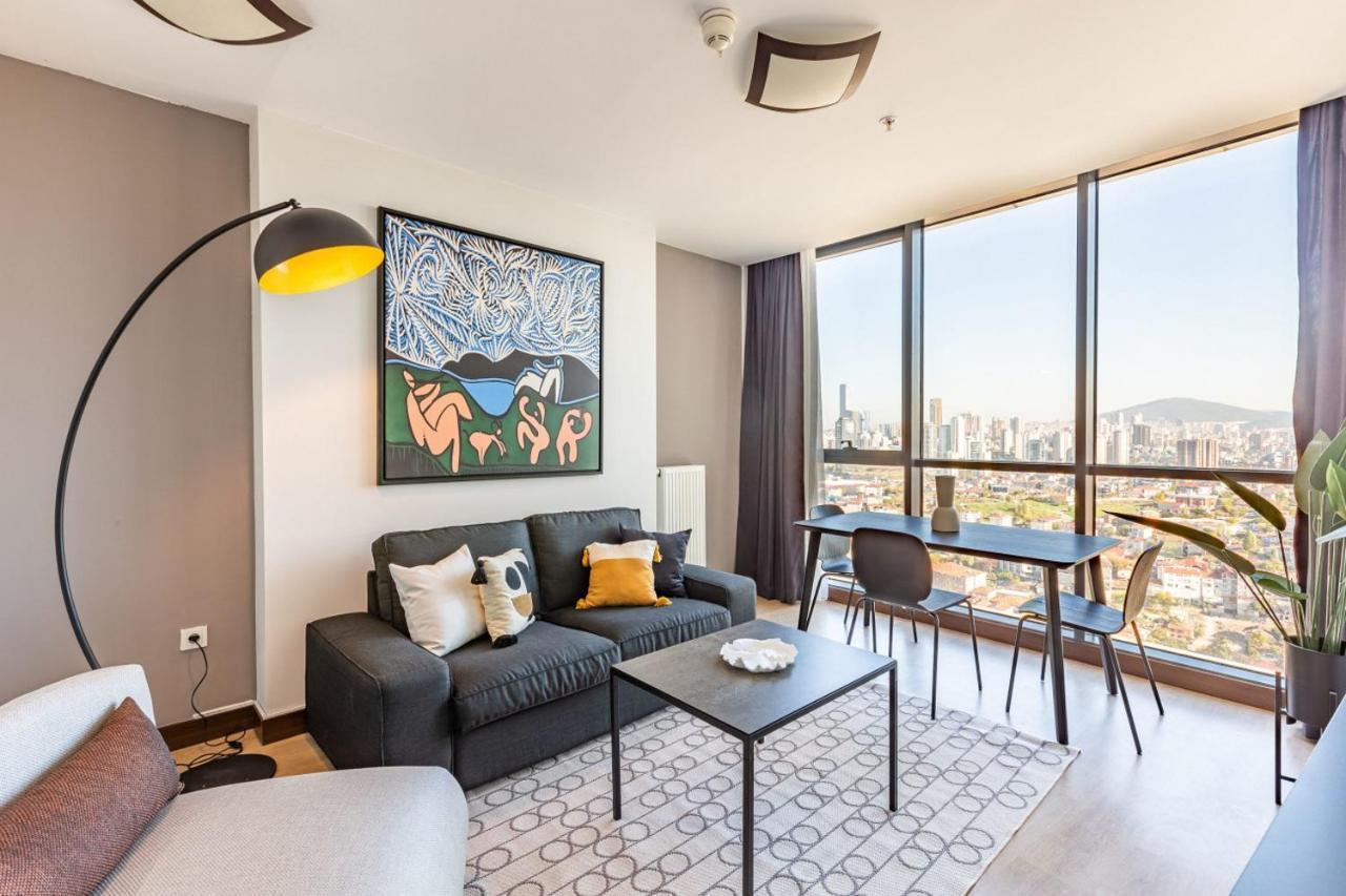Charming Flat With Gorgeous City View In Atasehir Daire *