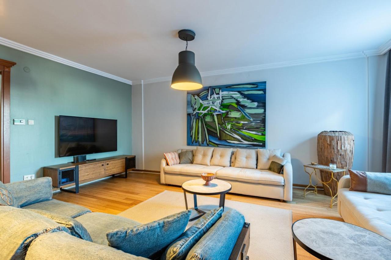 Delightful Flat With Bosphorus View In Kuzguncuk Istambul