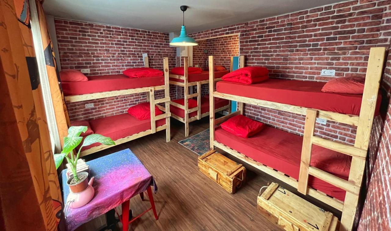 Lola Backpacker's Hostel *