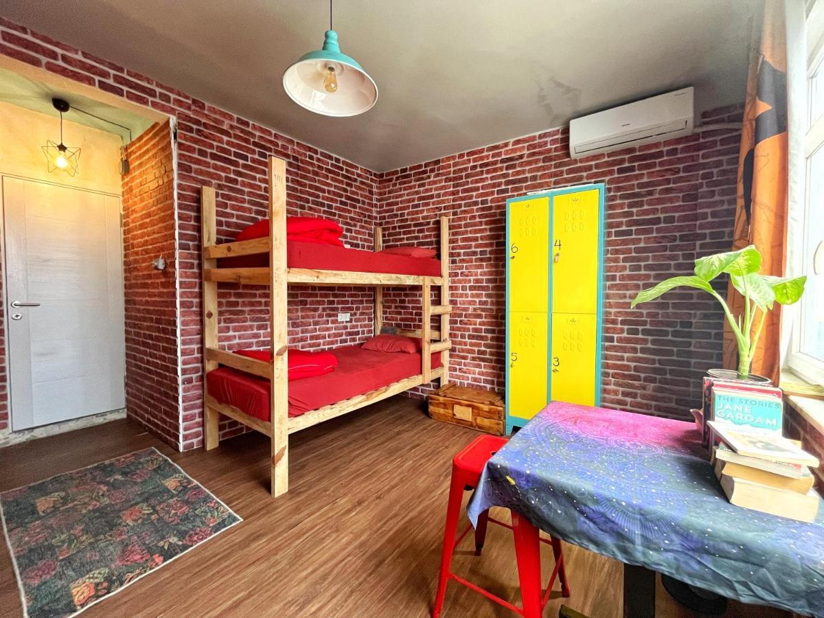 Lola Backpacker's Hostel
