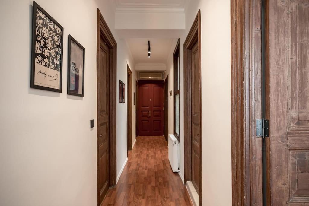 Apartment The Little Red Door *