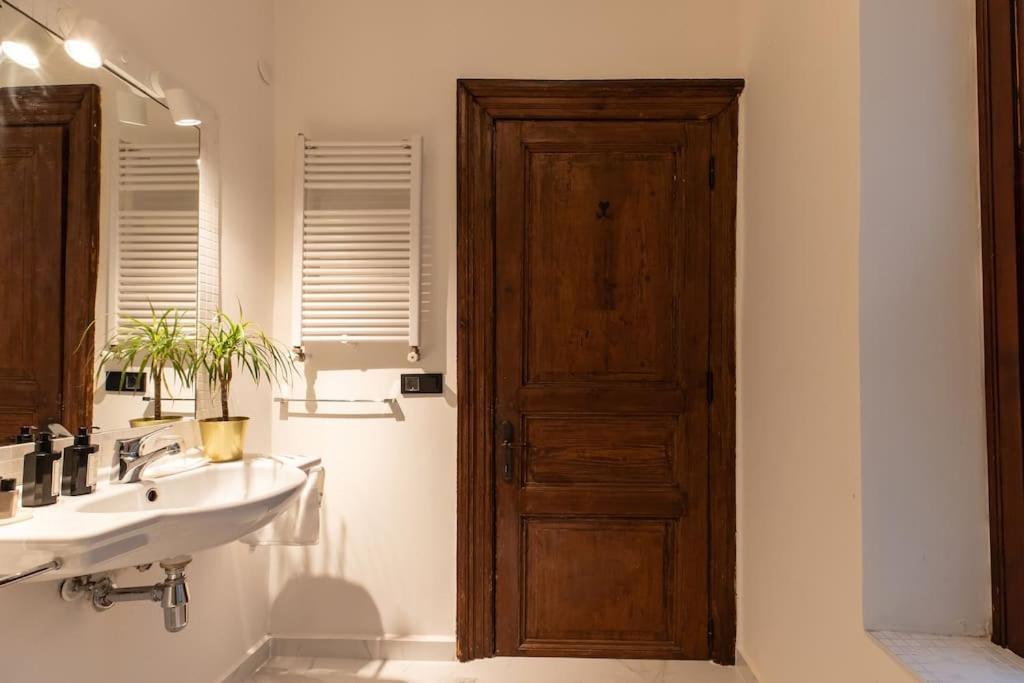 The Little Red Door Apartment