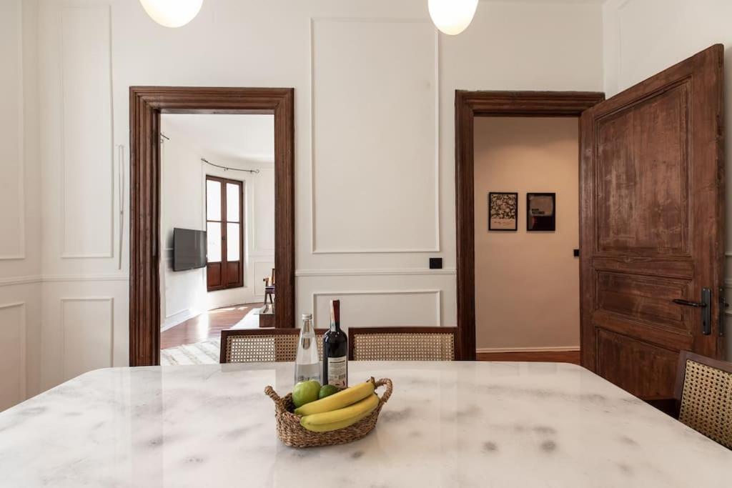 The Little Red Door Apartment *