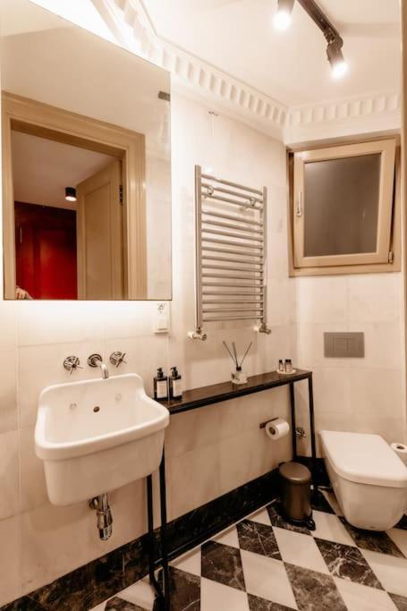 Apartamento The Little Red Door *cihangir* *