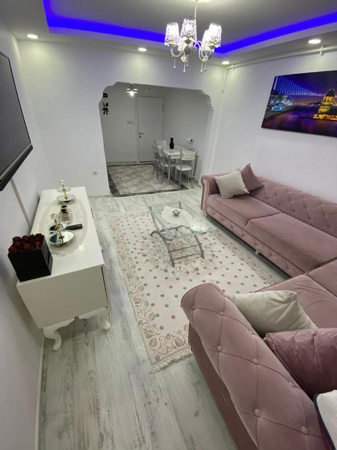 Tarihi Mekanda Sirin Istambul