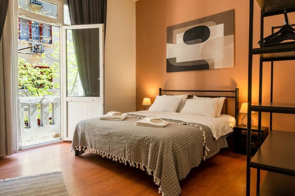 Apartment 2br Historical & Spacious Apt. In Heart Of Taksim *