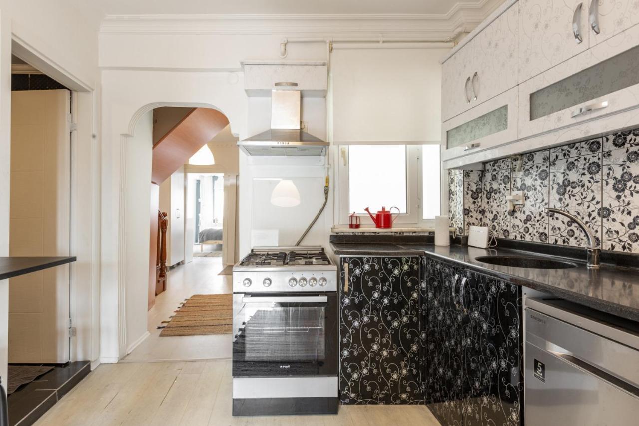 Charming Besiktas Flat With A Lovely Terrace Istambul