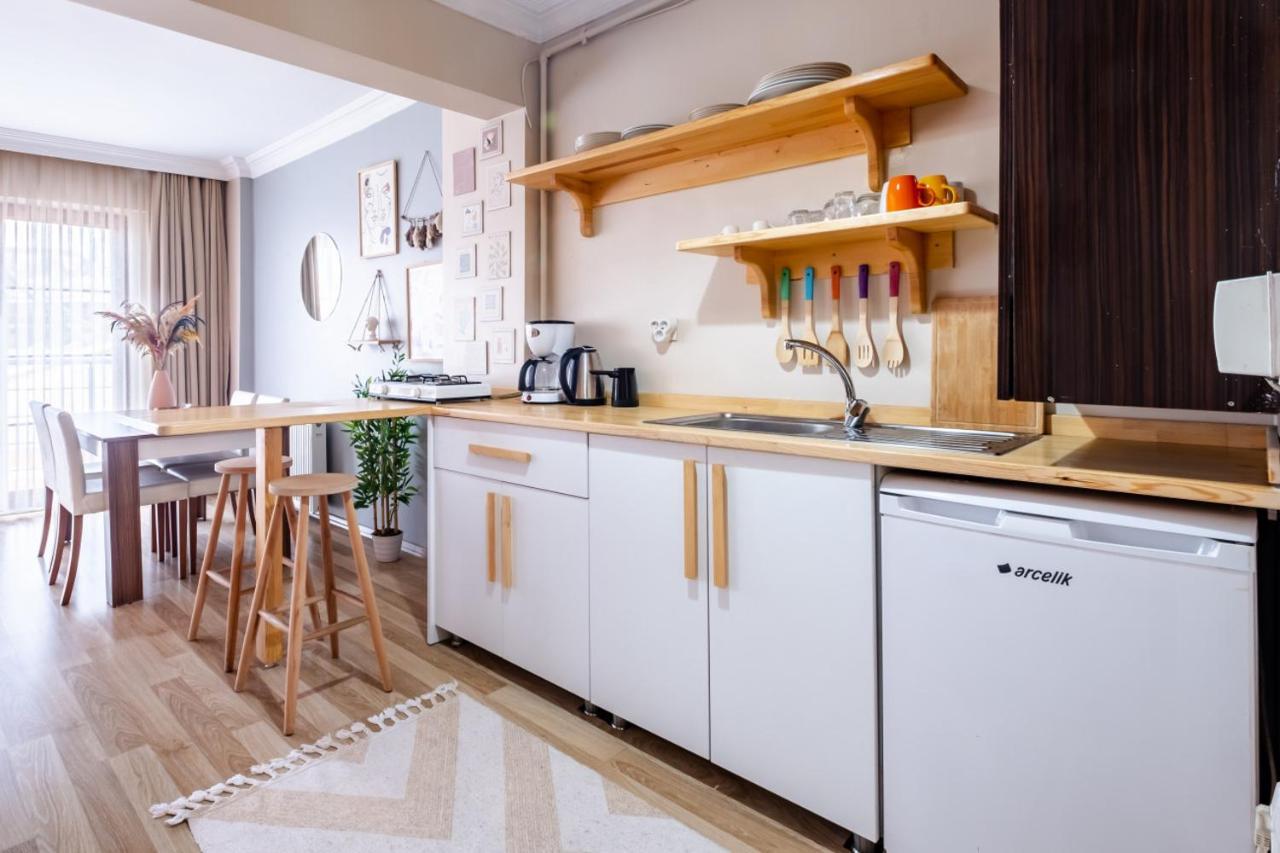 Colorful Modern Flat With View 5-min Walk To Istiklal Avenue In Beyoglu Apartment Istanbul