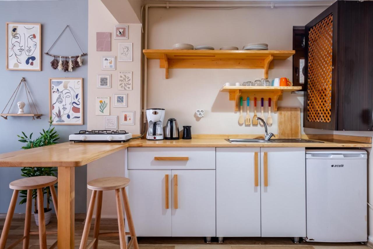 Apartment Colorful Modern Flat With View 5-min Walk To Istiklal Avenue In Beyoglu