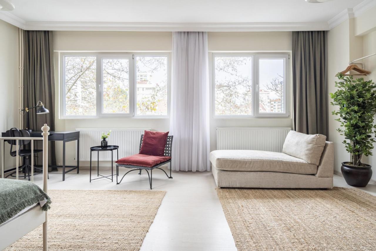 Modern Flat With Balcony On Bagdat Street Apartment