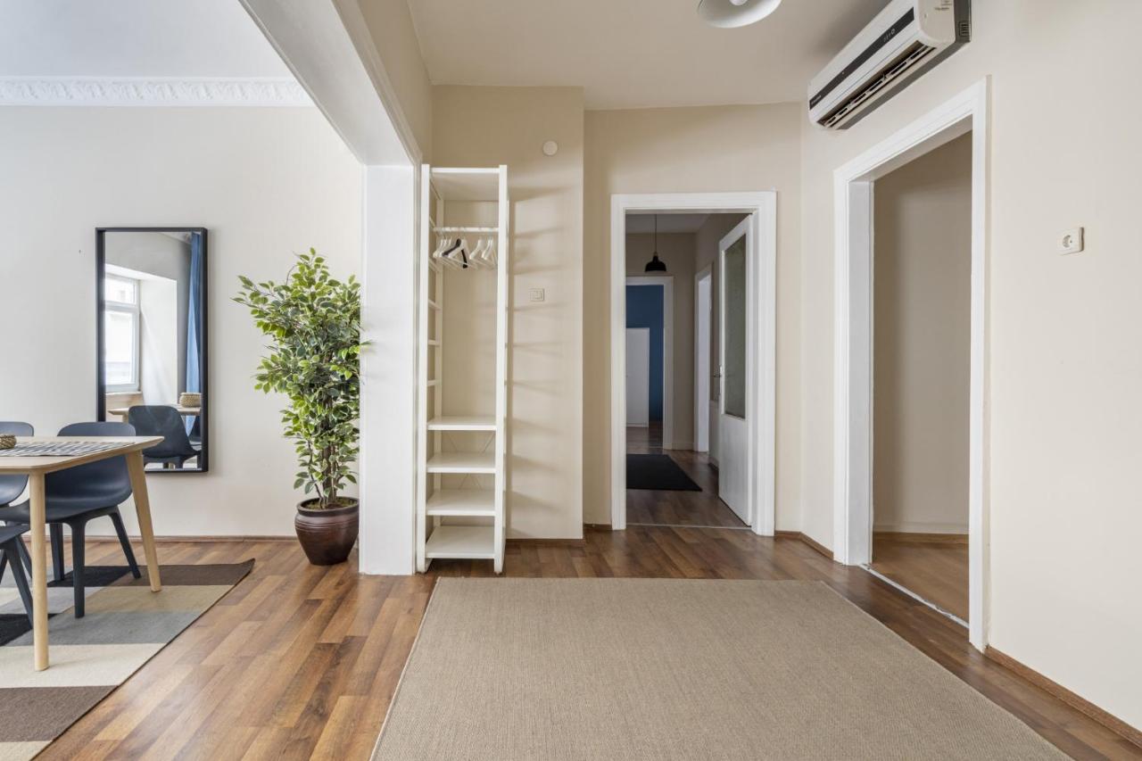 Modern Flat Near Popular Attractions In Beyoglu Apartment
