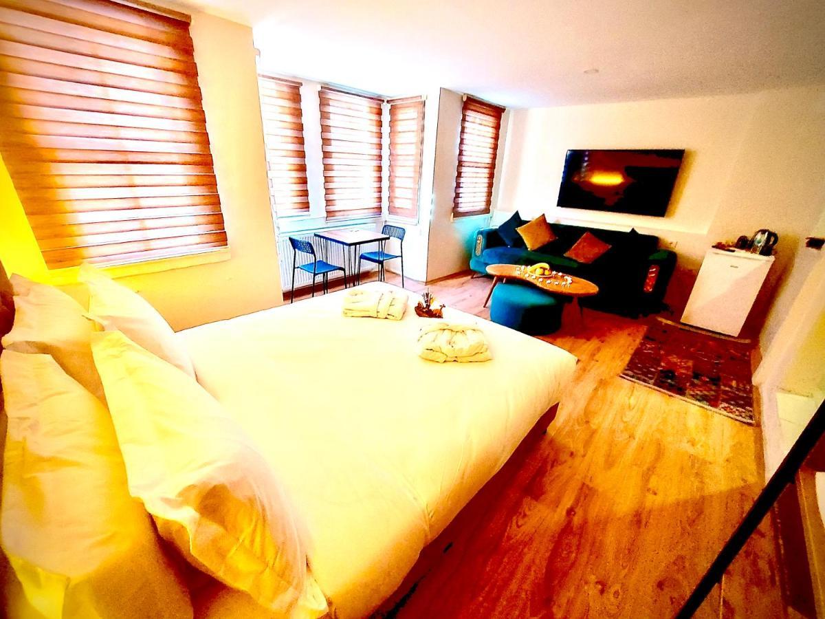 Mates Historical Otel 3*