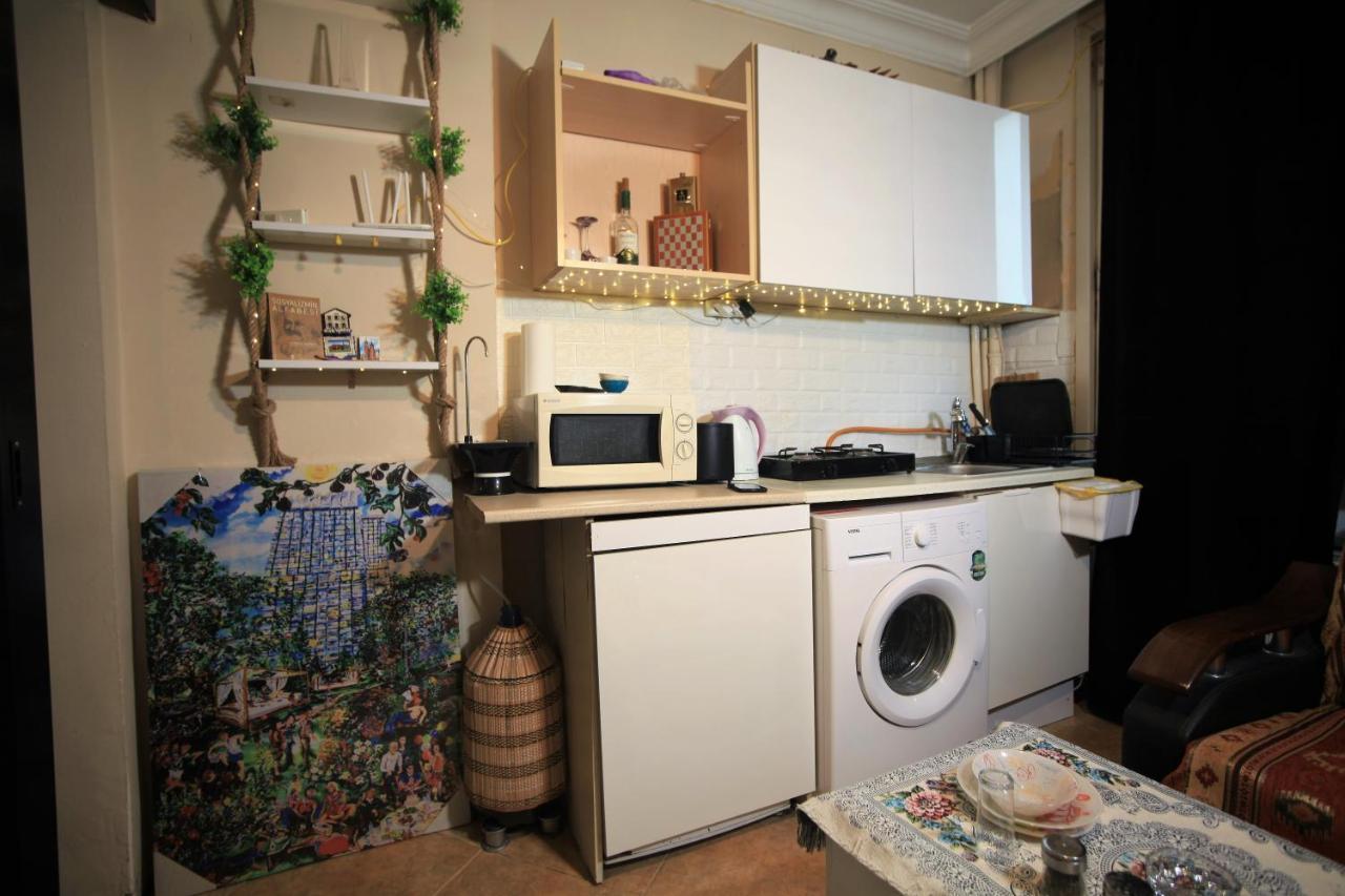 Private In Heart Of Taksim Square 2