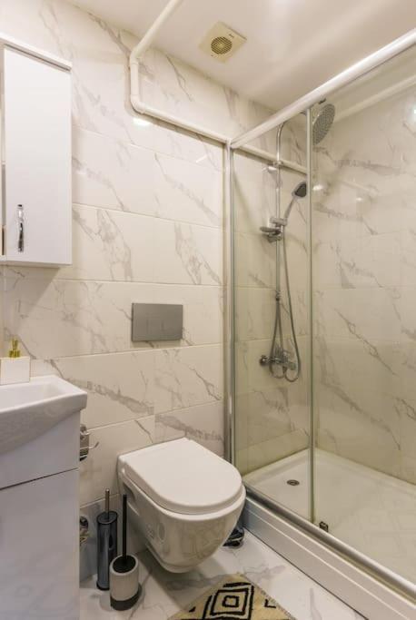 Spacious Apt W/ Amazing Location Daire İstanbul