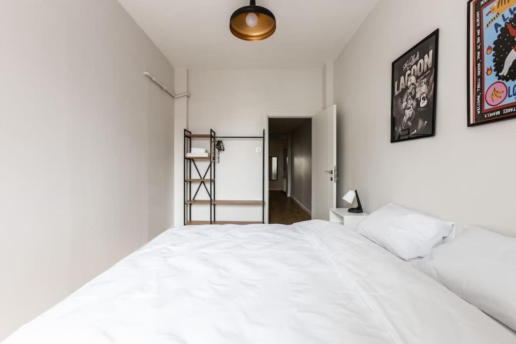 Spacious Apt W/ Amazing Location *
