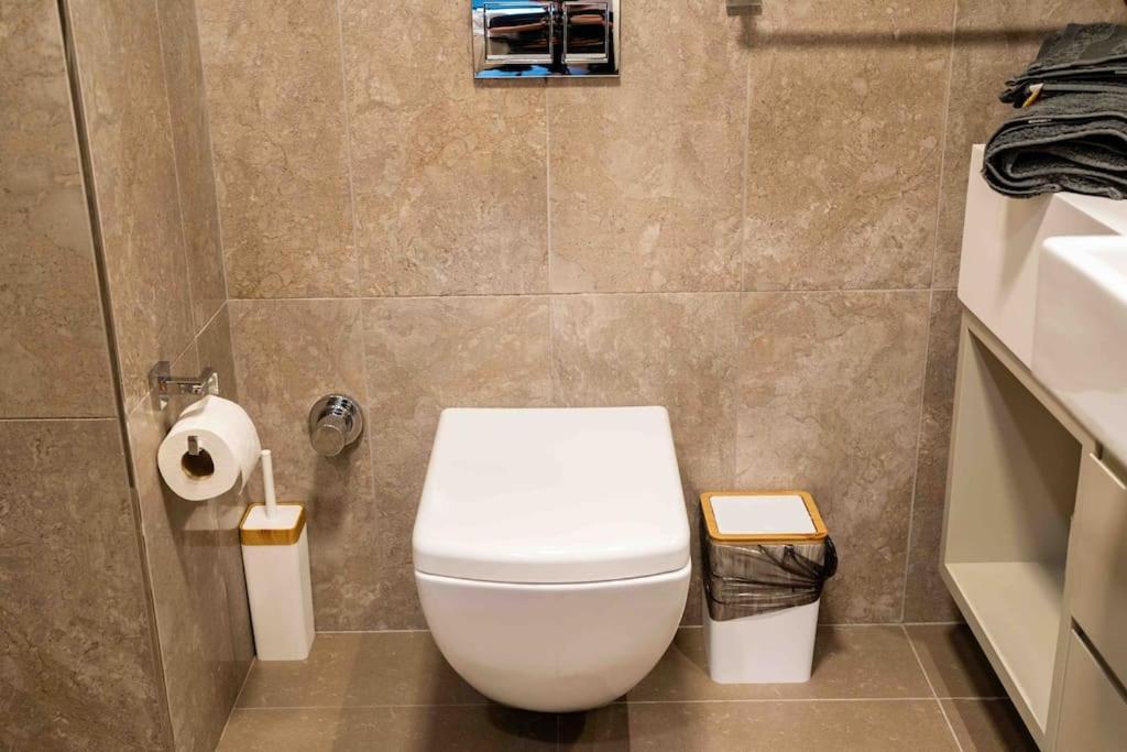 Highest Luxury Tower Skyland Studio Apartment *