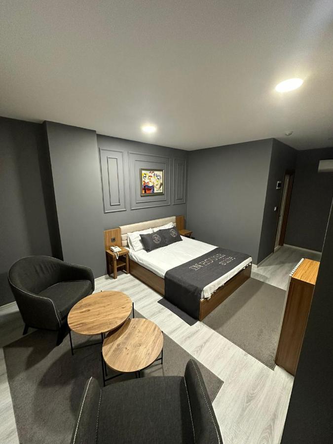 In House Hotel