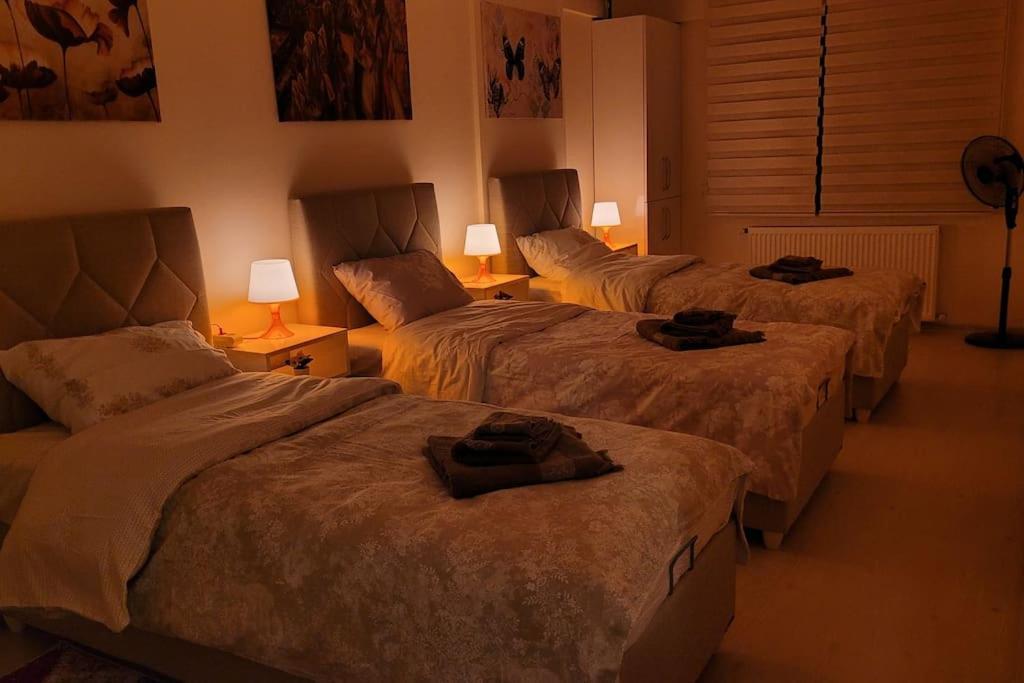 1 Min To Metro, Cosy Flat For 8 Guests, 2nd Floor Istanbul