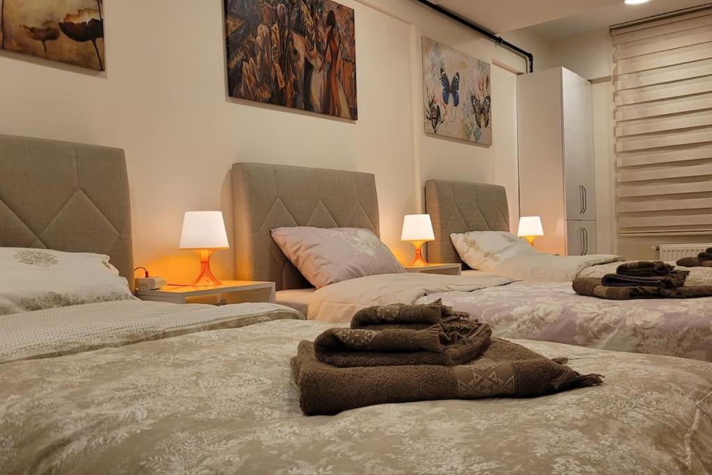 1 Min To Metro, Cosy Flat For 8 Guests, 2nd Floor