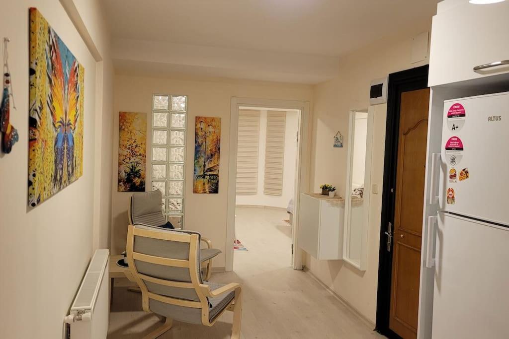 1 Min To Metro, Cosy Flat For 8 Guests, 2nd Floor Apartment