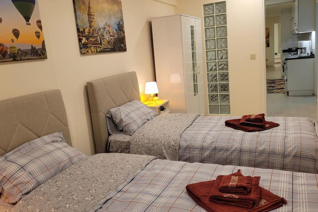 1 Min To Metro, Cosy Flat For 8 Guests, 2nd Floor Apartment *