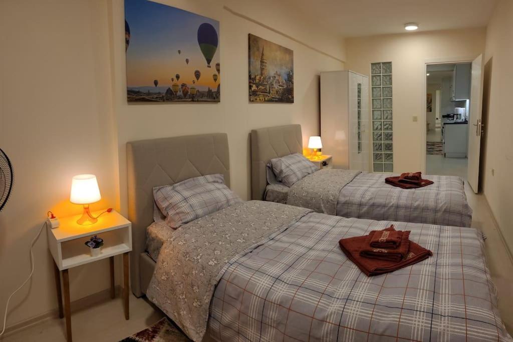 1 Min To Metro, Cosy Flat For 8 Guests, 2nd Floor Apartment *